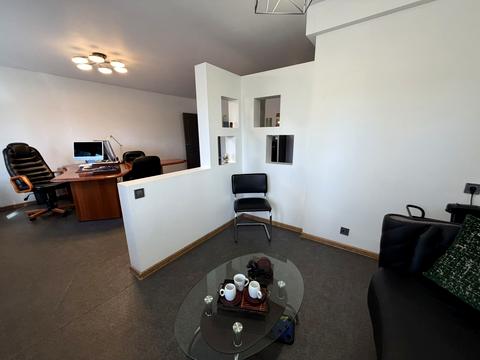 комерційна за адресою Покровська вул., 28