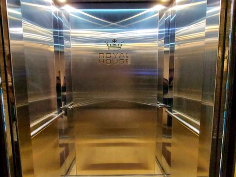 квартира за адресою Михайла Максимовича вул. (Онуфрія Трутенка), 28-Б