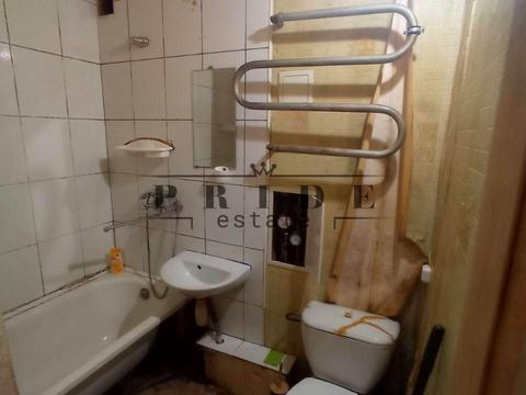 комерційна за адресою Будівельників вул., 12