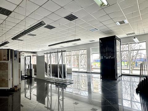 комерційна за адресою Робоча вул., 152