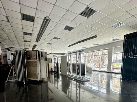 комерційна за адресою Робоча вул., 152