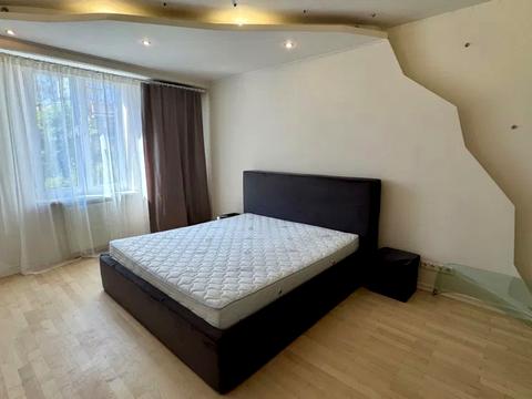 квартира за адресою Назарівська вул. (Вєтрова), 7-Б