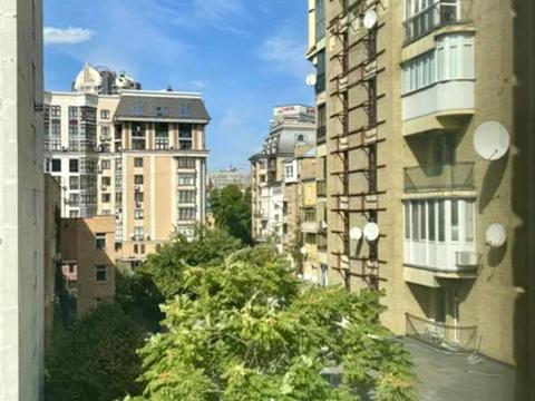 квартира за адресою Назарівська вул. (Вєтрова), 7-Б