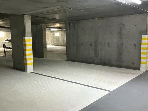 паркомісце за адресою Землеробський пров., (Будинок)