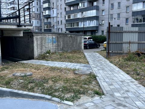 паркомісце за адресою Землеробський пров., (Будинок)