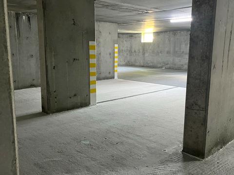 паркомісце за адресою Землеробський пров., (Будинок)