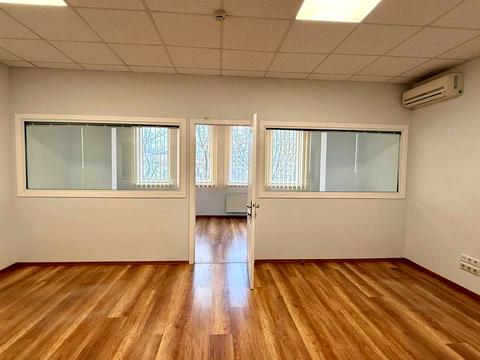 комерційна за адресою Євгена Коновальця вул. (Щорса), 36-Б