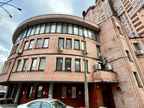 комерційна за адресою Євгена Коновальця вул. (Щорса), 36-Б