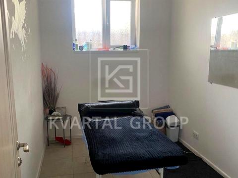 комерційна за адресою Університетська вул., 2-Ю