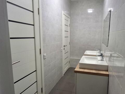 комерційна за адресою Набережно-Печерська дорога вул., 10г