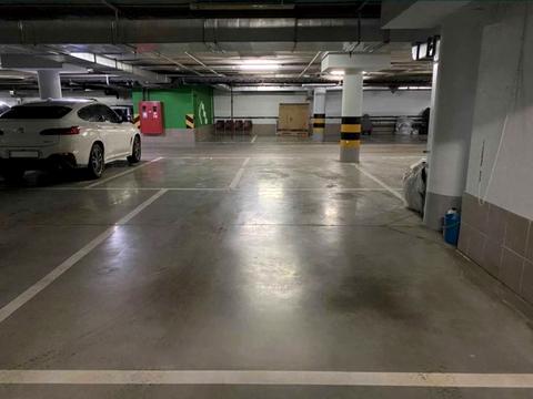 паркомісце за адресою Андрія Верхогляда вул. (Михайла Драгомирова), 19-А