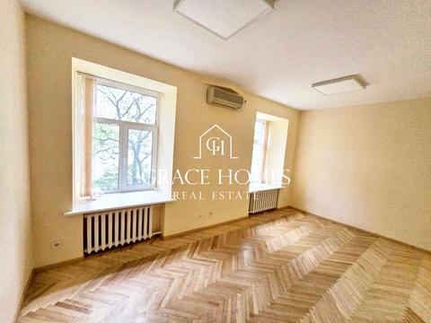 комерційна за адресою Кловський узвіз, 14/24