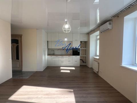 квартира за адресою Академіка Лебедєва вул., 1