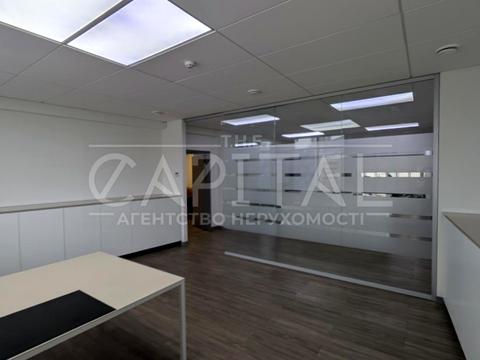 комерційна за адресою Дніпровська набережна вул., 23а