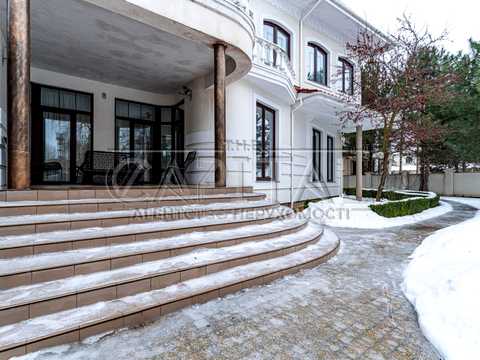 будинок за адресою Лугова вул.