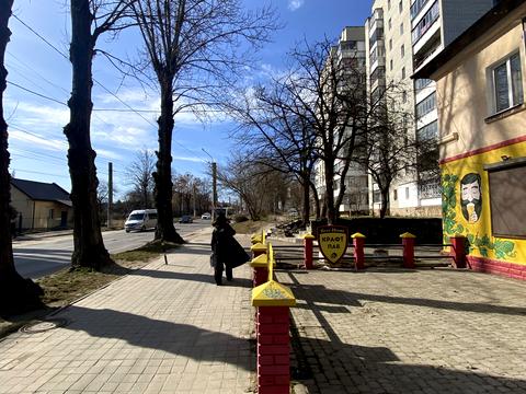 комерційна за адресою Гетьмана Івана Мазепи вул. (Топольна), 37