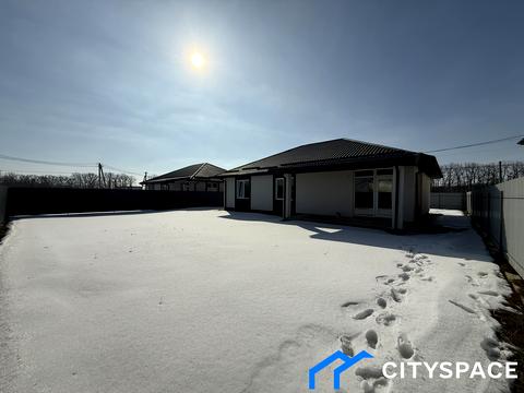 дом по адресу с. Крюковщина, Вишневий пров., 1