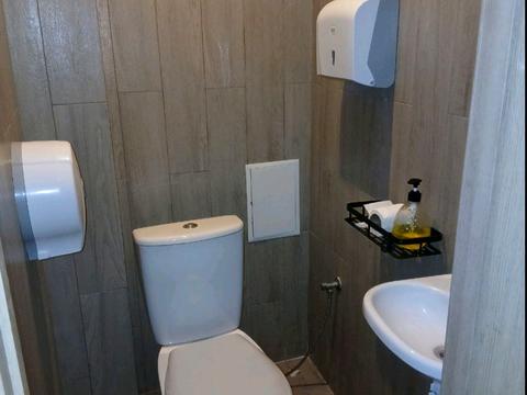 комерційна за адресою Русанівська набережна вул., 4