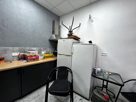 комерційна за адресою Богдана Хмельницького просп. (Героїв Сталінграда), 229