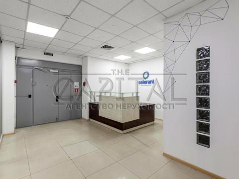 комерційна за адресою Лесі Українки пл., 34