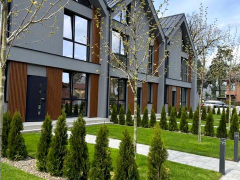 будинок за адресою Євгена Патона вул.