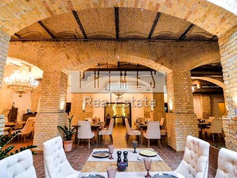 комерційна за адресою Михайла Грушевського вул., 9