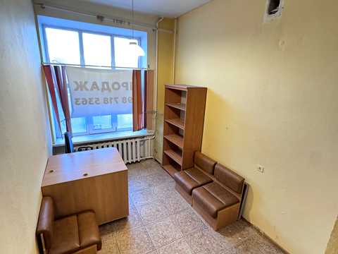комерційна за адресою Пирогівський Шлях вул. (Червонопрапорна), 42