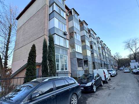 комерційна за адресою Пирогівський Шлях вул. (Червонопрапорна), 42