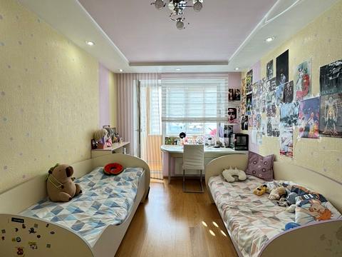квартира за адресою Академіка Ющенка вул., 6