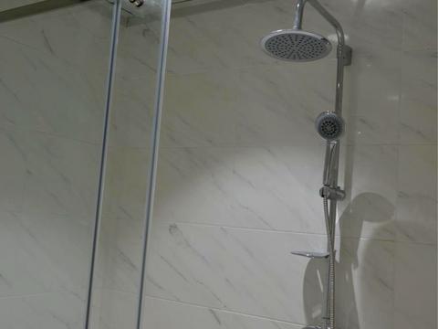 коммерческая по адресу Львівська, 1