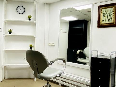 комерційна за адресою Раїси Окіпної вул., 4-А