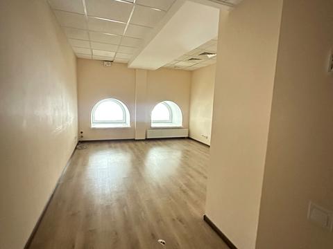 комерційна за адресою Хрещатик вул. (Kreschatic), 16