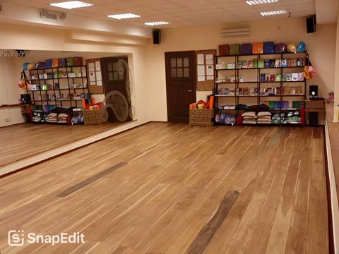 комерційна за адресою Лесі Українки бульв., 6