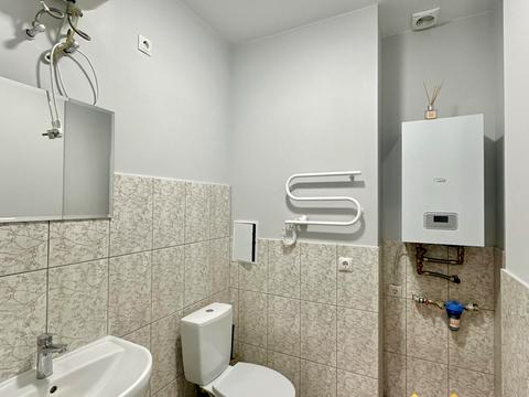 коммерческая по адресу Машинобудівників ул., 16