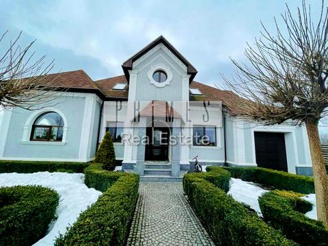 дом по адресу центральна