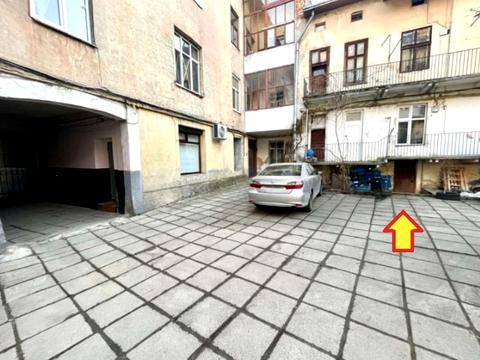 комерційна за адресою Личаківська вул. (), 15