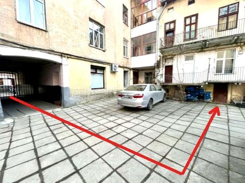 комерційна за адресою Личаківська вул. (), 15