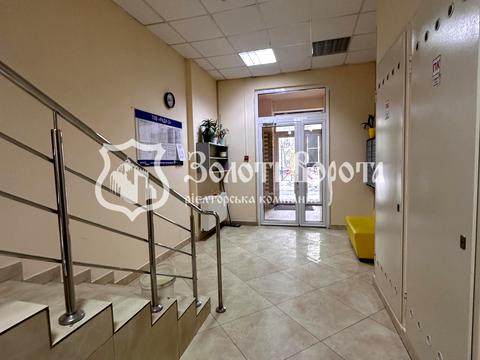 коммерческая по адресу Ревуцкого ул., 9