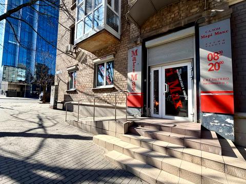 комерційна за адресою Воскресенська вул. (Леніна), 46