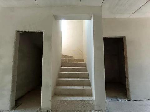 дом по адресу Лунная ул., 15