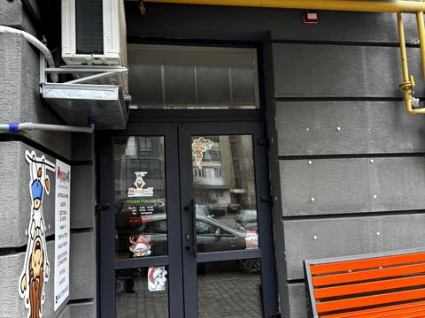 комерційна за адресою Пасічна вул., 15а