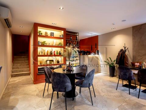 комерційна за адресою Предславинська вул., 42