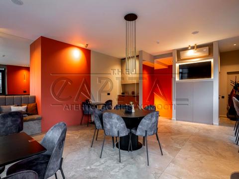 комерційна за адресою Предславинська вул., 42