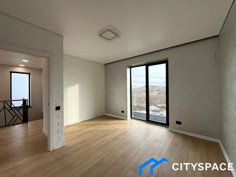 дом по адресу с. Крюковщина, Вишнева, 1