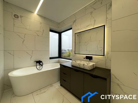 дом по адресу с. Крюковщина, Вишнева, 1