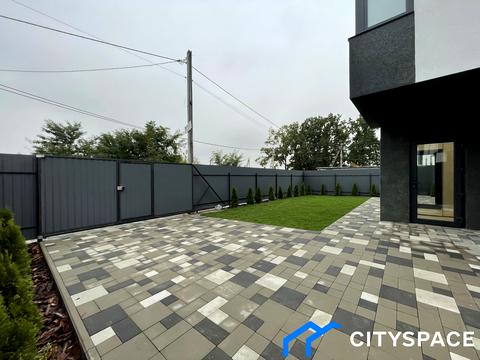 дом по адресу с. Крюковщина, Вишнева, 1