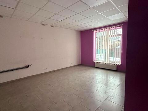 комерційна за адресою Уласа Самчука вул. (Столєтова), 5