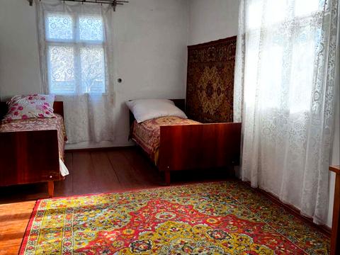 будинок за адресою Центральна, 6