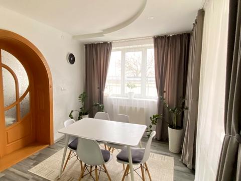 будинок за адресою Головна