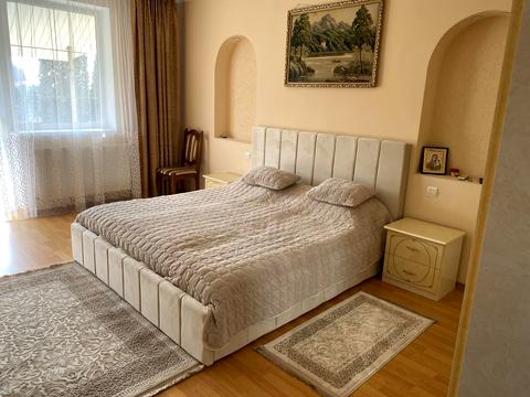 будинок за адресою Головна